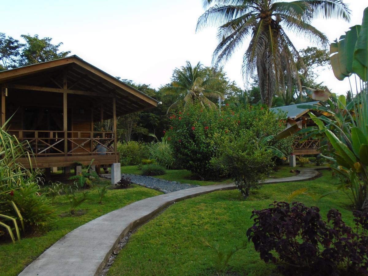 J And H Garden Cabinas Bocas Town Luaran gambar